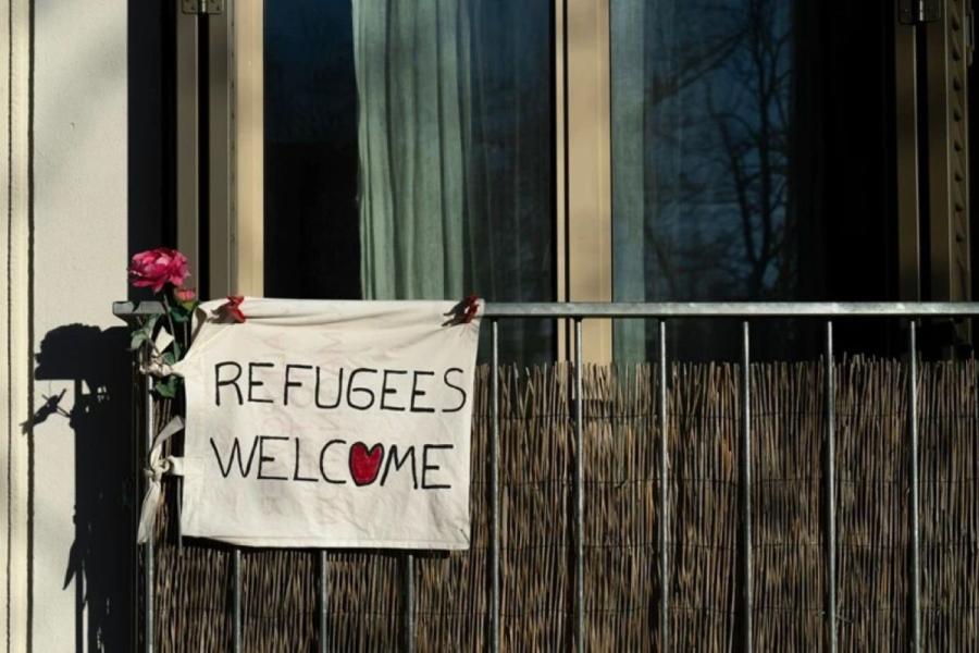 refugees welcome bigger.jpg