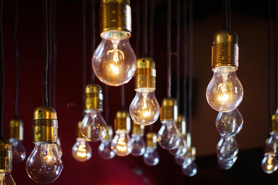 diz-play-PIrOQrqewLE-unsplash_lightbulbs.jpg